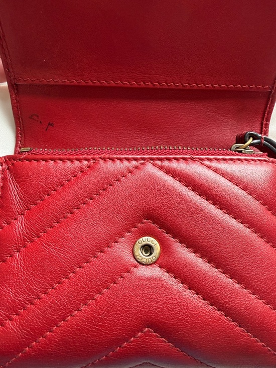 Gucci Red Quilted GG Chevron Marmont Leather Wallet with Gold Hardware - Picture 5 of 6